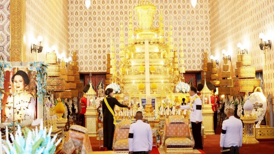 ในหลวง พระราชินี ทรงบำเพ็ญพระราชกุศล สัตตมวาร (๗ วัน) ถวายพระบรมศพ "สมเด็จพระพันปีหลวง" 